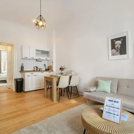 Neukoelln Vibes Tiny And Trendy Berlijn