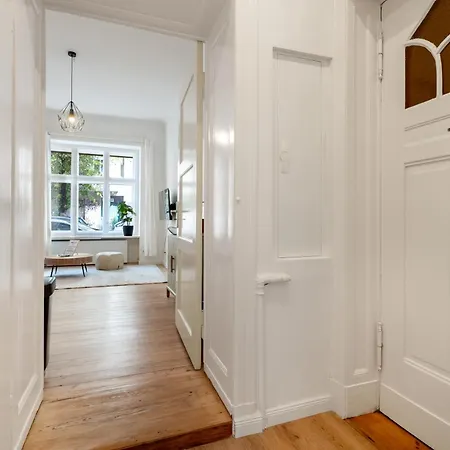 Neukoelln Vibes Tiny And Trendy Appartement Berlijn